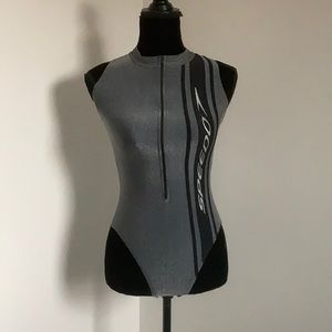 SPEEDO SILVER METALLIC ONE PIECE SWIMSUIT SIZE 6